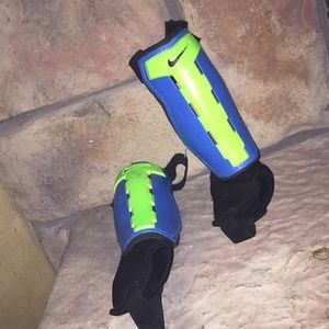 Kids Nike shin guards/soccer